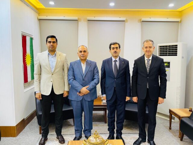 سەردانی بەڕێز ڕاگری کۆلێژی ئەندازیاری بۆ وەزارەتی ئاوەدانکردنەوە